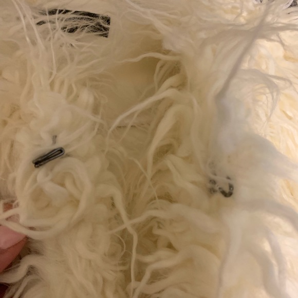 🦁 Chic Faux Fur MOSSIMO vest! - Picture 6 of 7